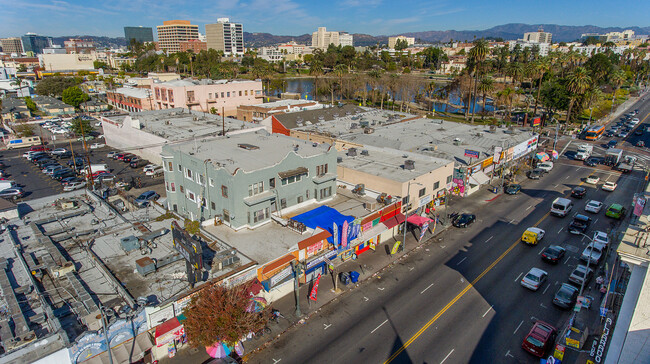 MacArthur Park Apartments, usc, 725 S Alvarado St, Los Angeles, CA 90057, USA