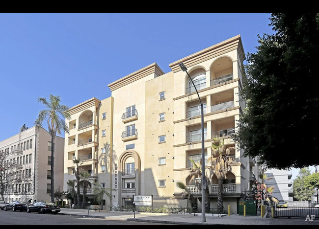 Berendo Terrace Apartment Homes, usc, 689 S Berendo St, Los Angeles, CA 90005, USA