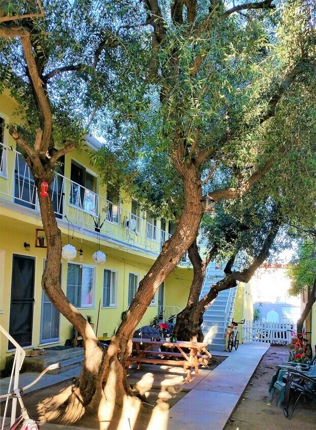 2645 4th St, smc, 2645 4th St, Santa Monica, CA 90405, United States