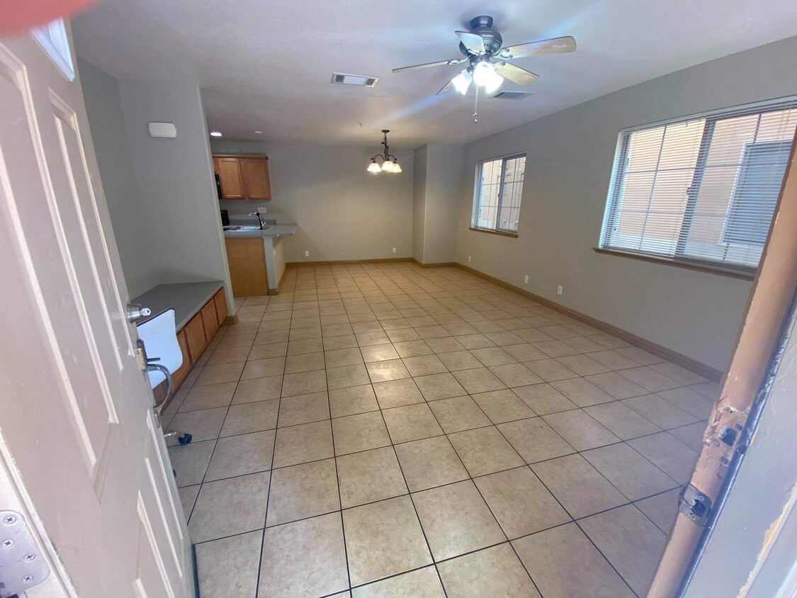819 H St, ucd, 819 H St, Davis, CA 95616, Central Davis, Yolo County