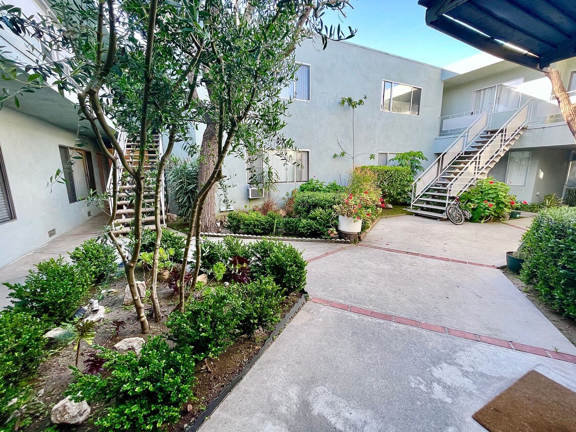 11980 Walnut Ln, smc, 11980 Walnut Ln, Los Angeles, CA 90025