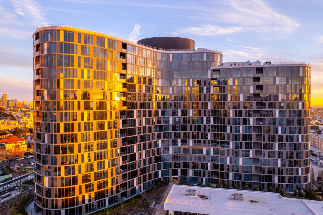 Kurve, usc, 2801 Sunset Pl, Los Angeles, CA 90005, USA