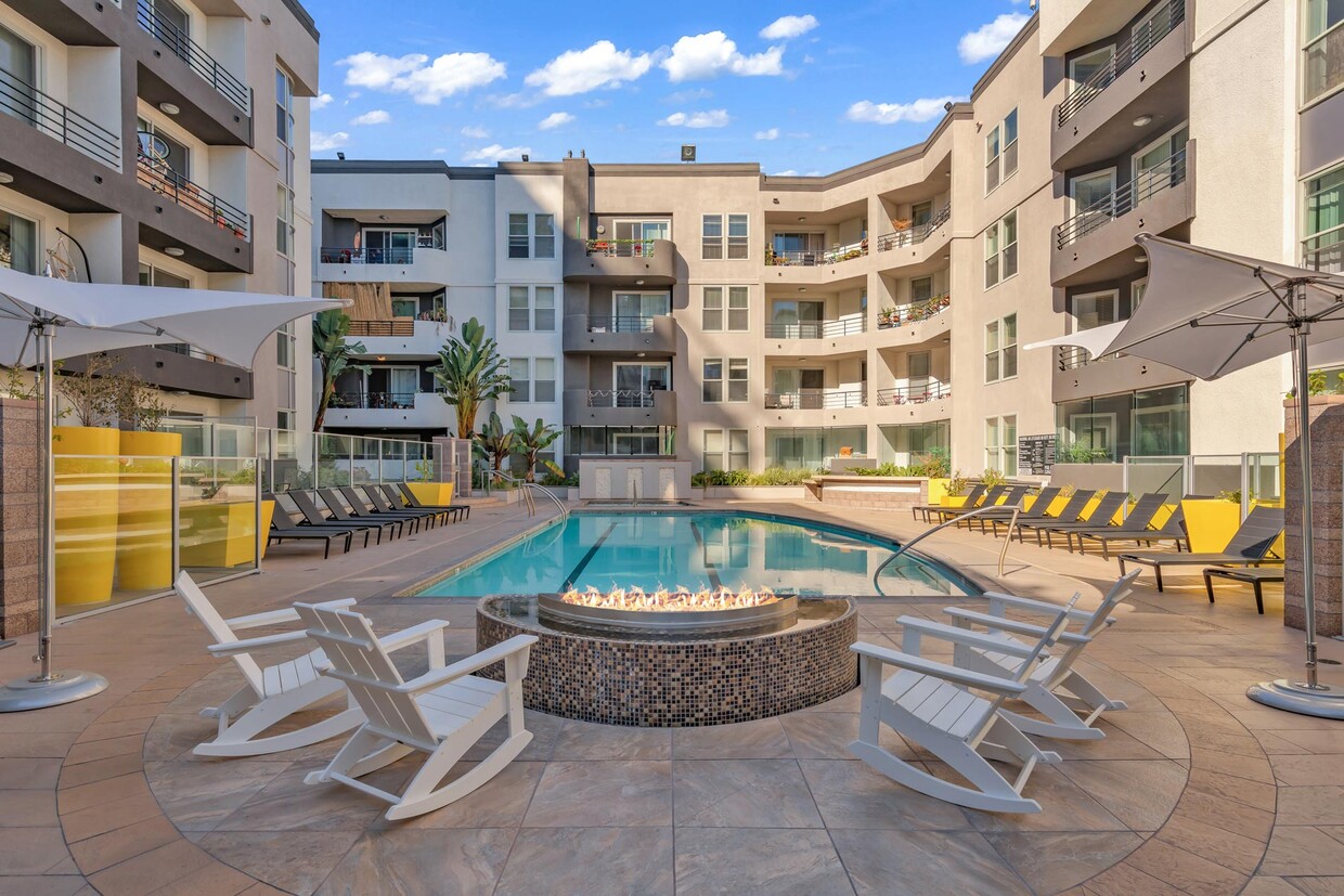 The Westerly on Lincoln, smc, 13603 Marina Pointe Dr, Marina Del Rey, CA 90292