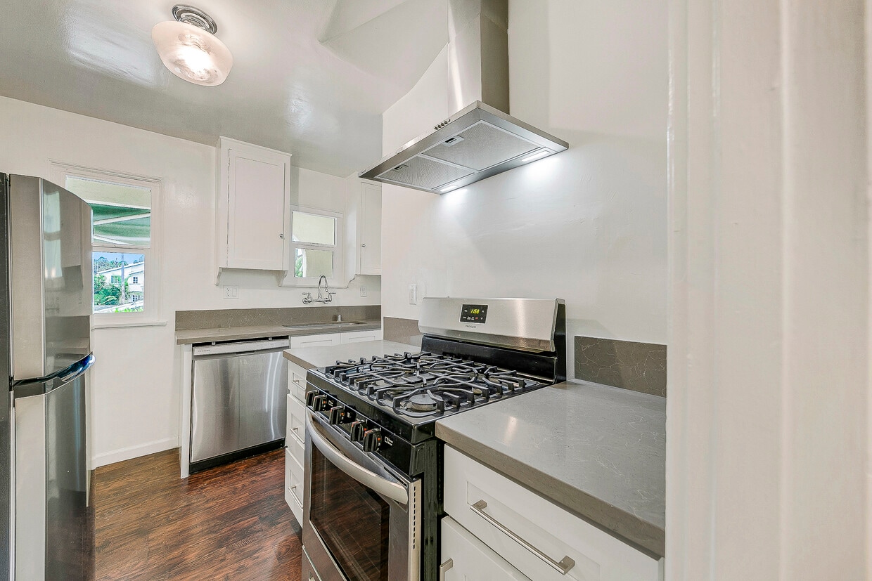 1027 12th St, smc, 1027 12th St, Santa Monica, CA 90403, United States