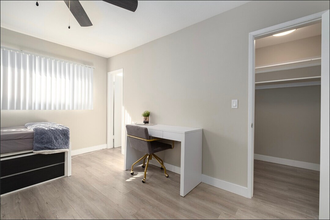 Heritage 2353, usc, 2353 Portland St, Los Angeles, CA 90007, USA