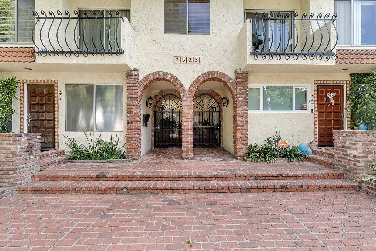 1323 S Carmelina Ave, smc, 1323 S Carmelina Ave, Los Angeles, CA 90025