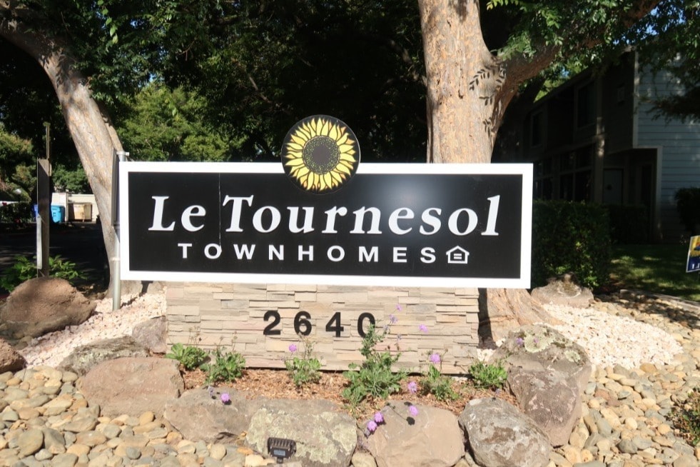 Le Tournesol, ucd, 2640 Portage Bay Ave E, Davis, CA 95616
