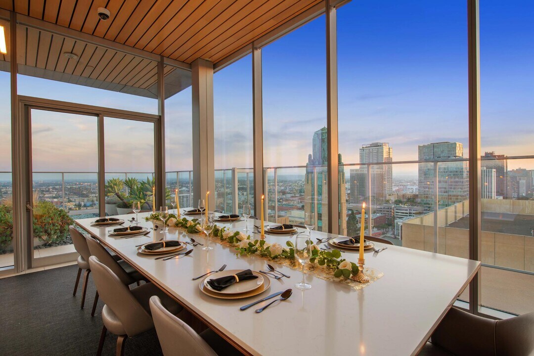 3033 Wilshire, usc, 3033 Wilshire Blvd, Los Angeles, CA 90010, USA