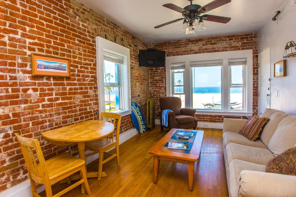 Boardwalk Flats - Ocean Front Studios, smc, 1305 Ocean Front Walk, Venice, CA 90291, United States