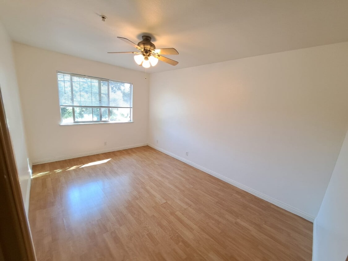 805 H St, ucd, 805 H St, Davis, CA 95616