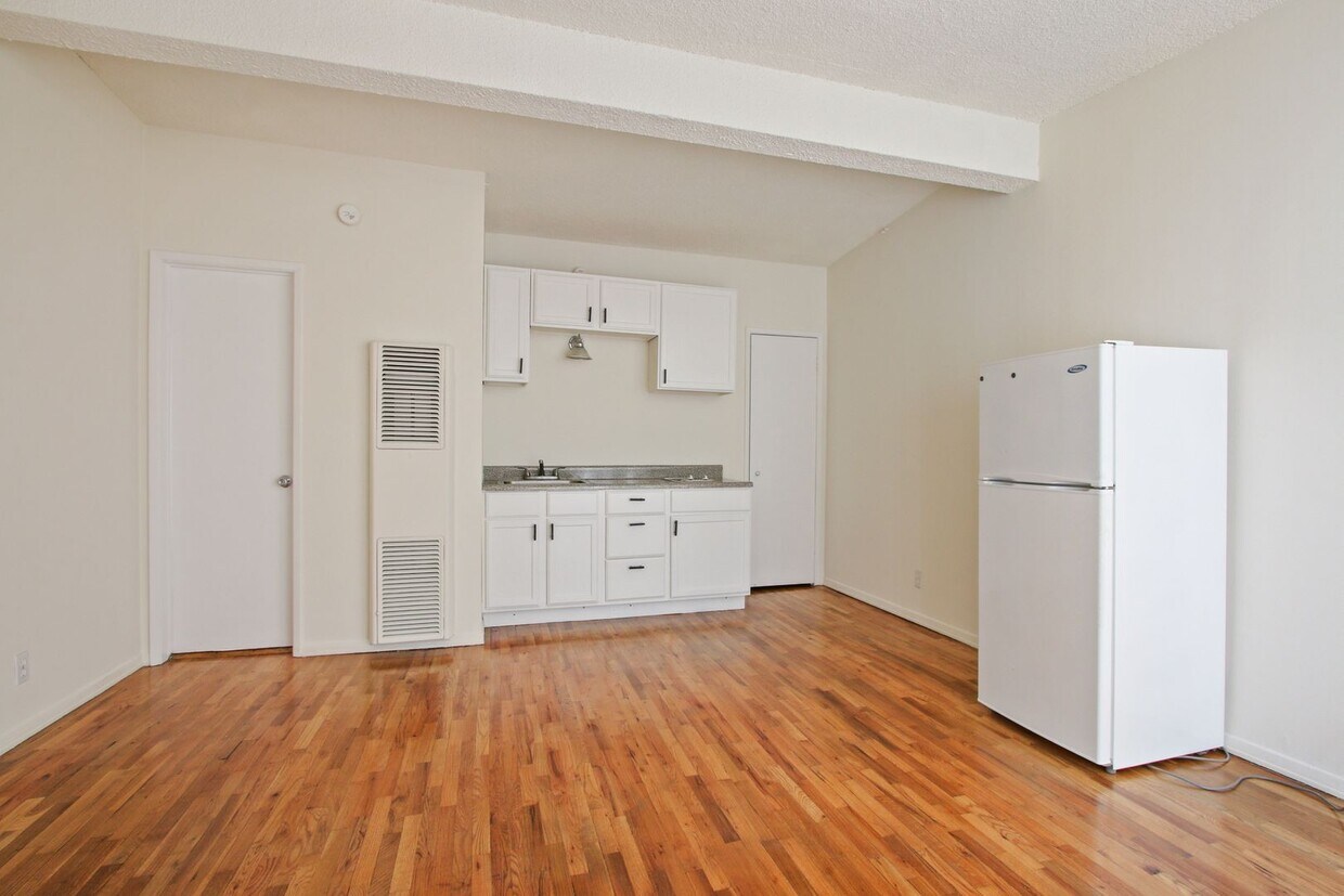1010 Pico Blvd, smc, 1010 Pico Blvd Unit 12, Santa Monica, CA 90405