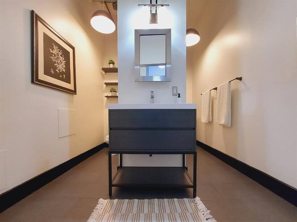 The Mercantile Lofts, usc, 620 Main St, Los Angeles, CA 90014, USA