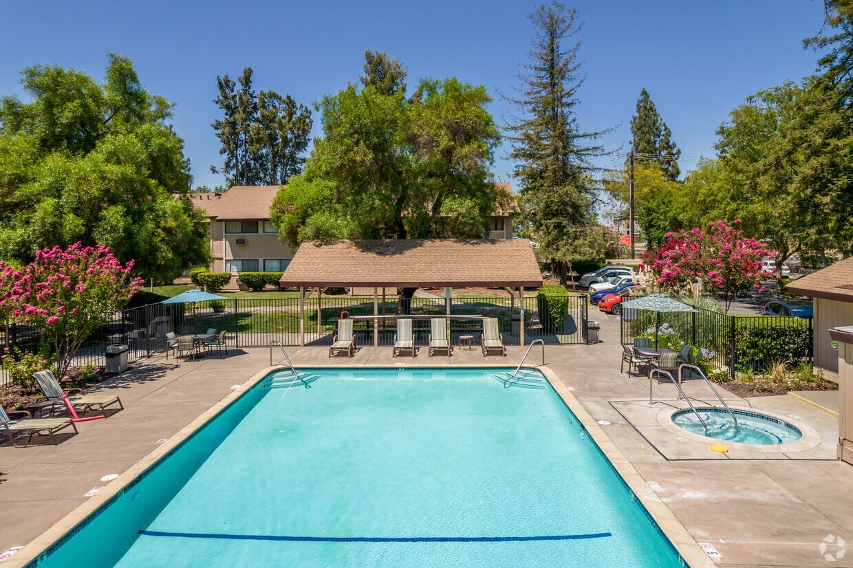 Cranbrook Apartments, ucd, 955 Cranbrook Ct, Davis, CA 95616