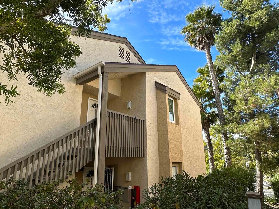 8636 Via Mallorca, ucsd, 8636 Via Mallorca Unit H, San Diego, CA 92037