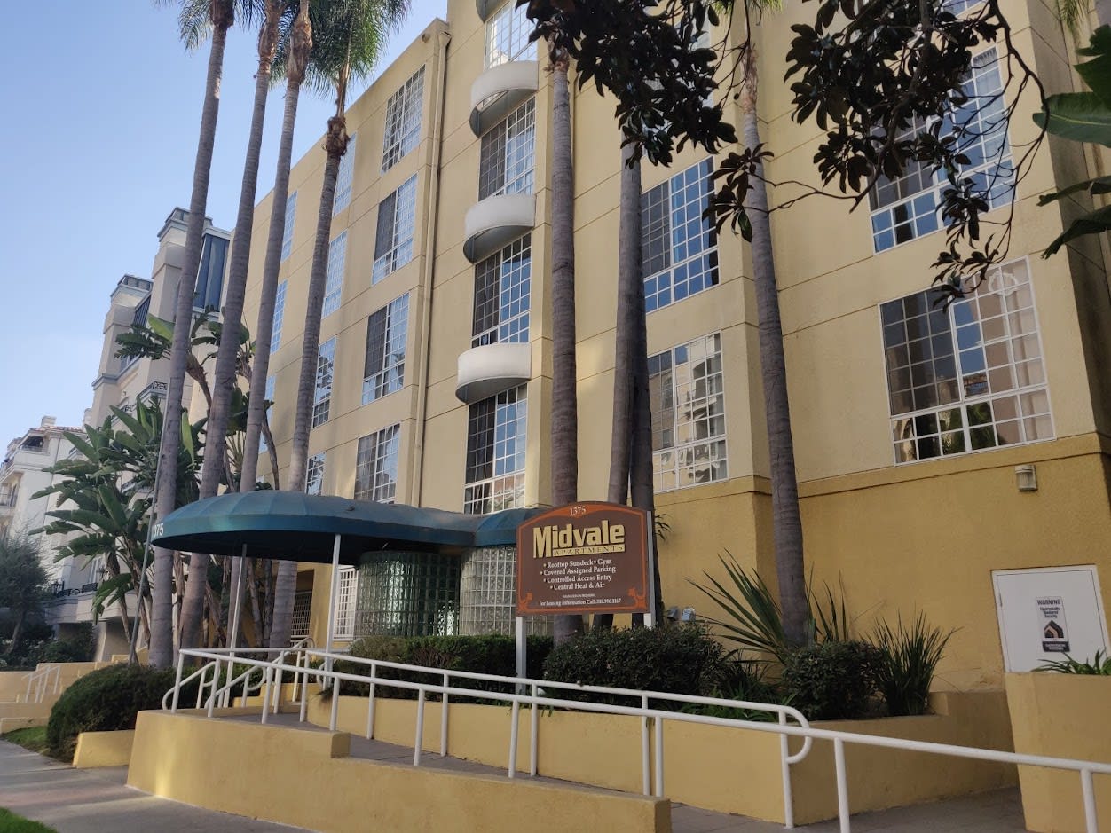 1375 Midvale Apts, ucla, 1375 Midvale Avenue, Los Angeles, CA 90024