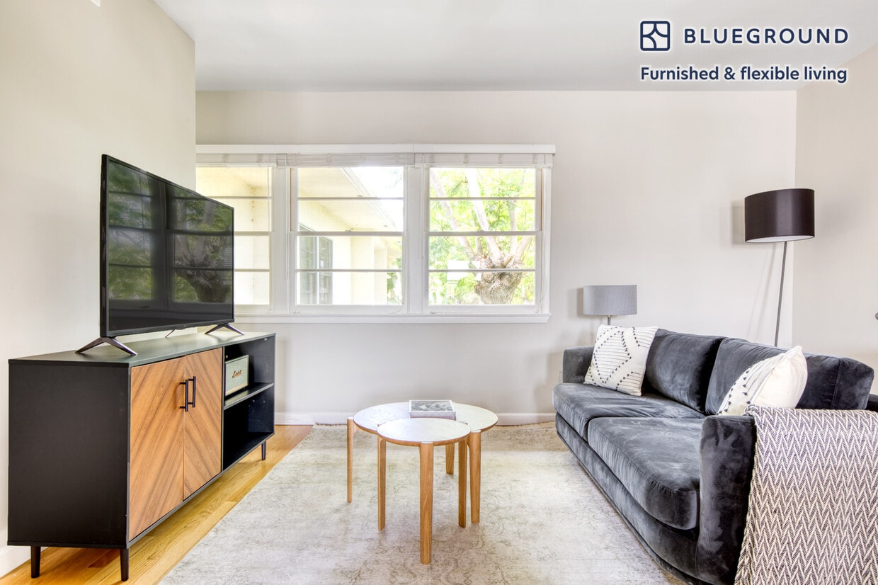 1067 Elkgrove Ave, smc, 1067 Elkgrove Ave, Los Angeles, CA 90291