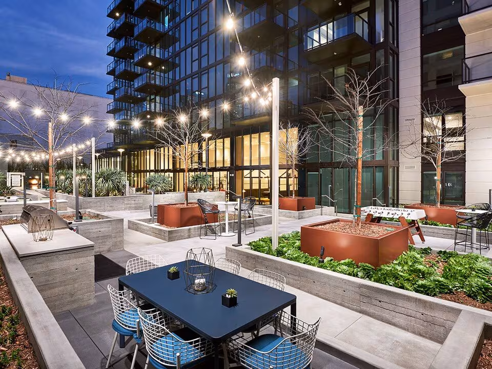 Sentral DTLA, usc, 755 S Spring St, Los Angeles, CA 90014, USA