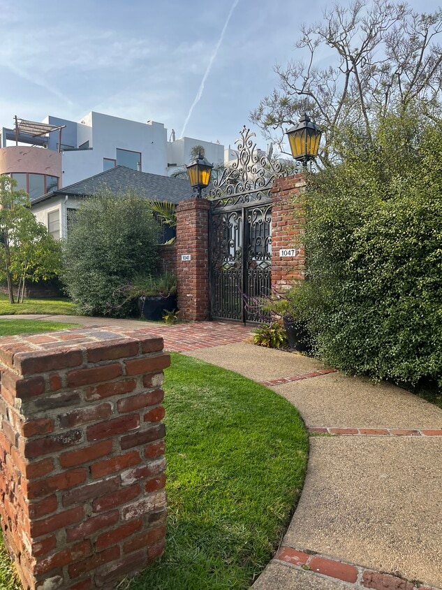 17th Street Villas, smc, 1041-1047 17th St, Santa Monica, CA 90403