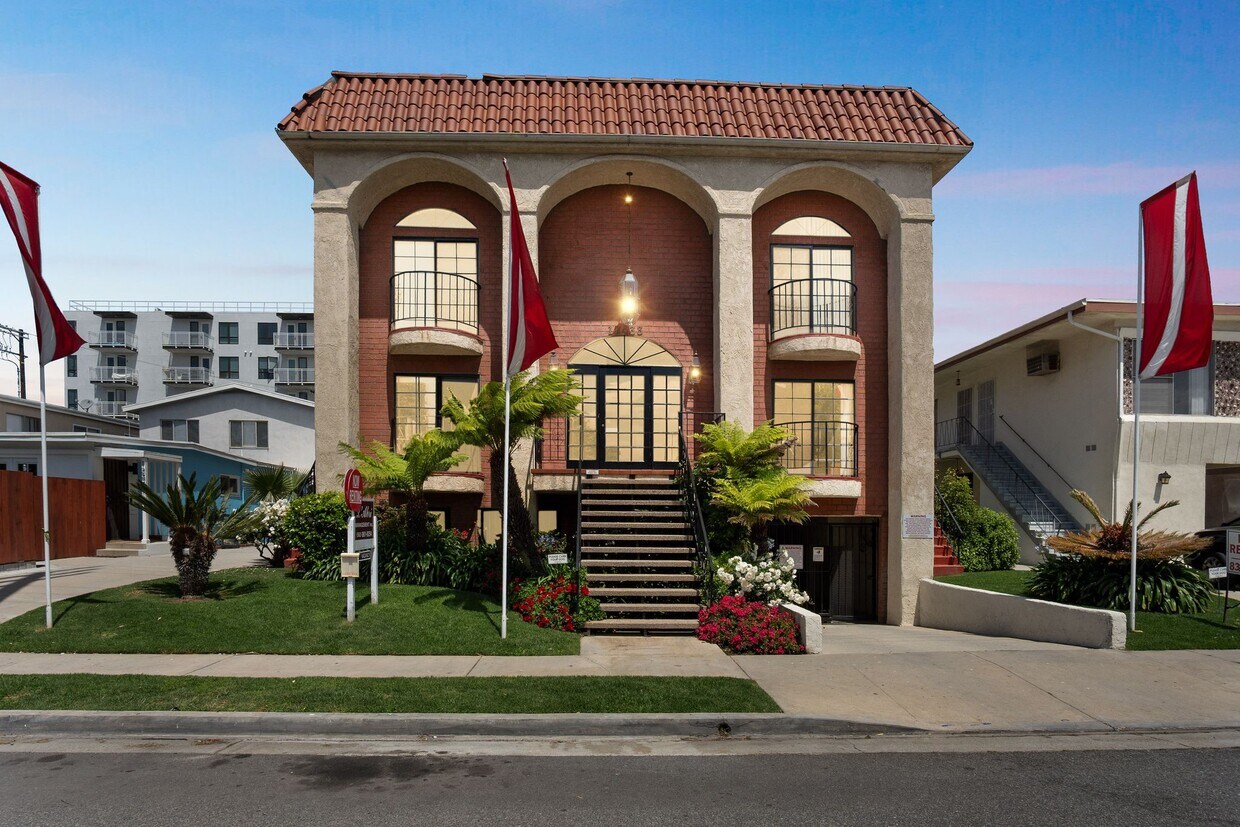 Champlin Properties, smc, 12433 Pacific Ave, Los Angeles, CA 90066