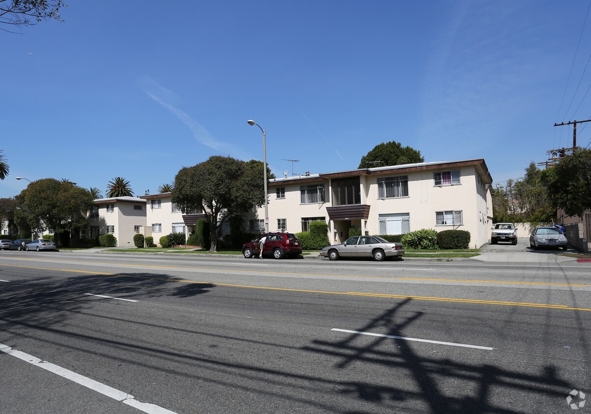 11855 Washington Pl Unit C, smc, 11855 Washington Pl, Los Angeles, CA 90066