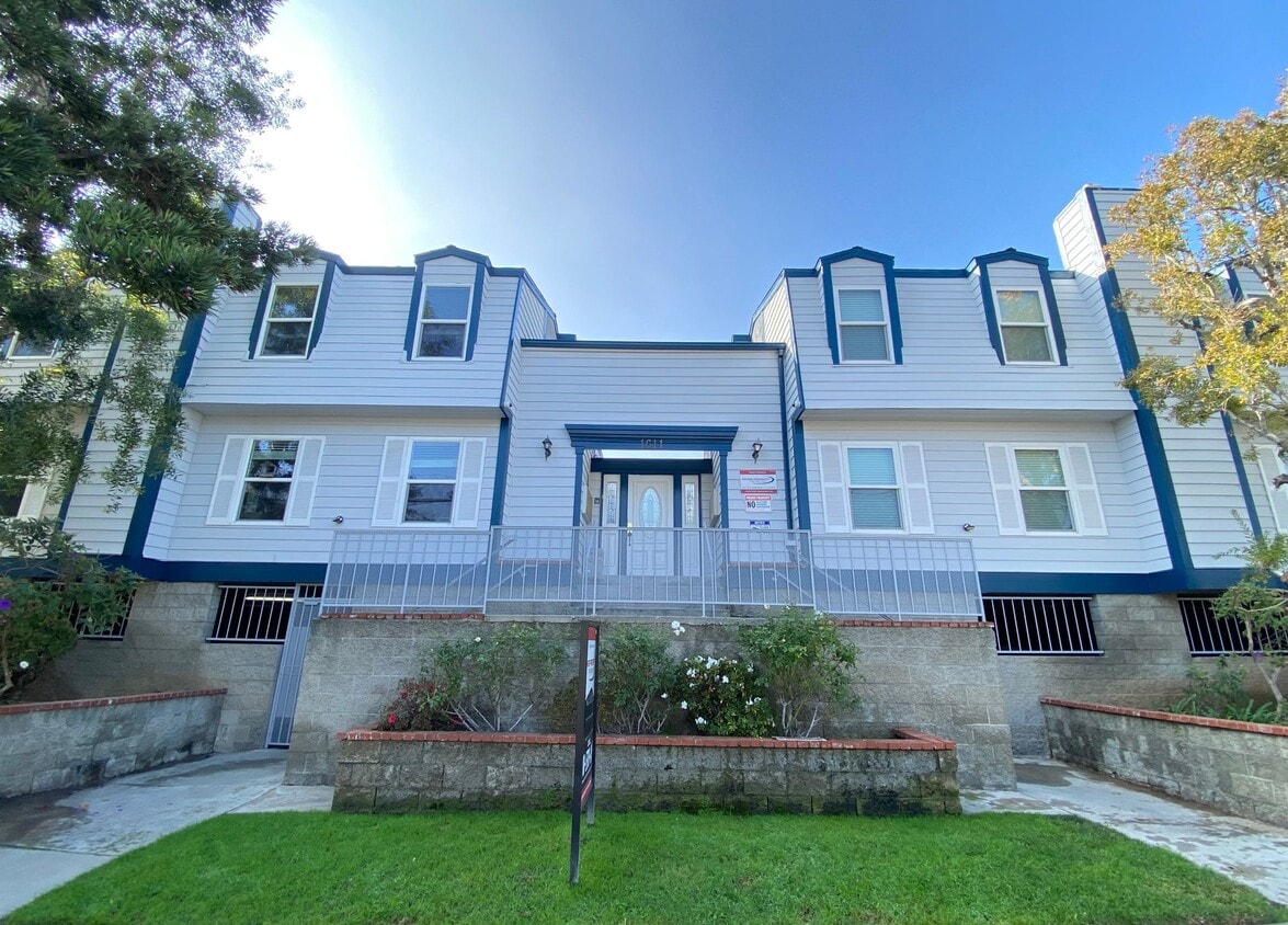 1611 S Bundy Dr, smc, 1611 S Bundy Dr, Los Angeles, CA 90025