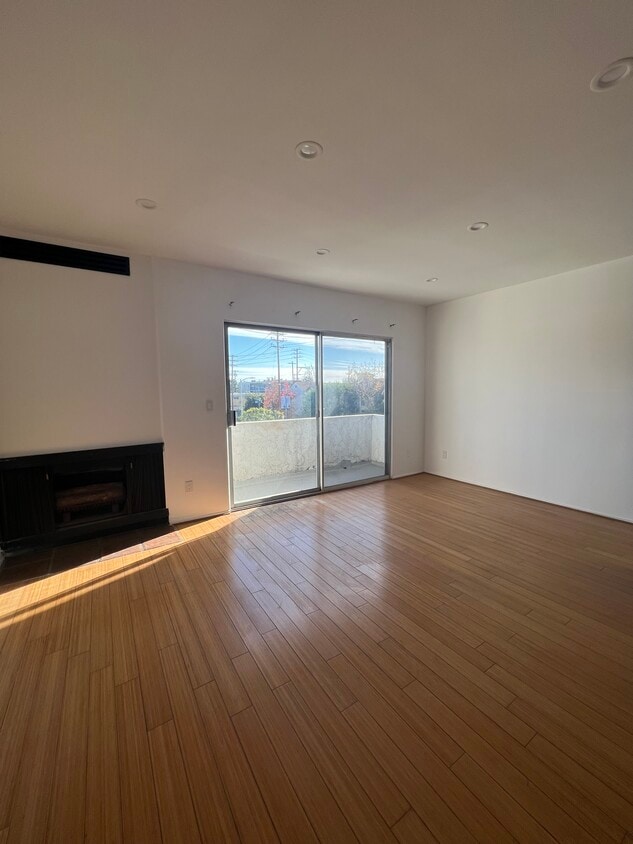 1550 S Bundy Dr, smc, 1550 S Bundy Dr, Los Angeles, CA 90025