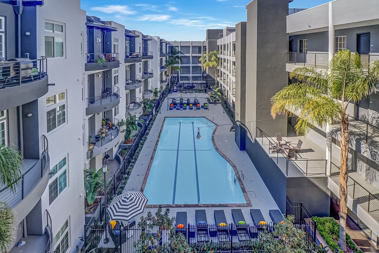 Axis 2300 Apartments, uci, 2300 DuPont Dr, Irvine, CA 92612