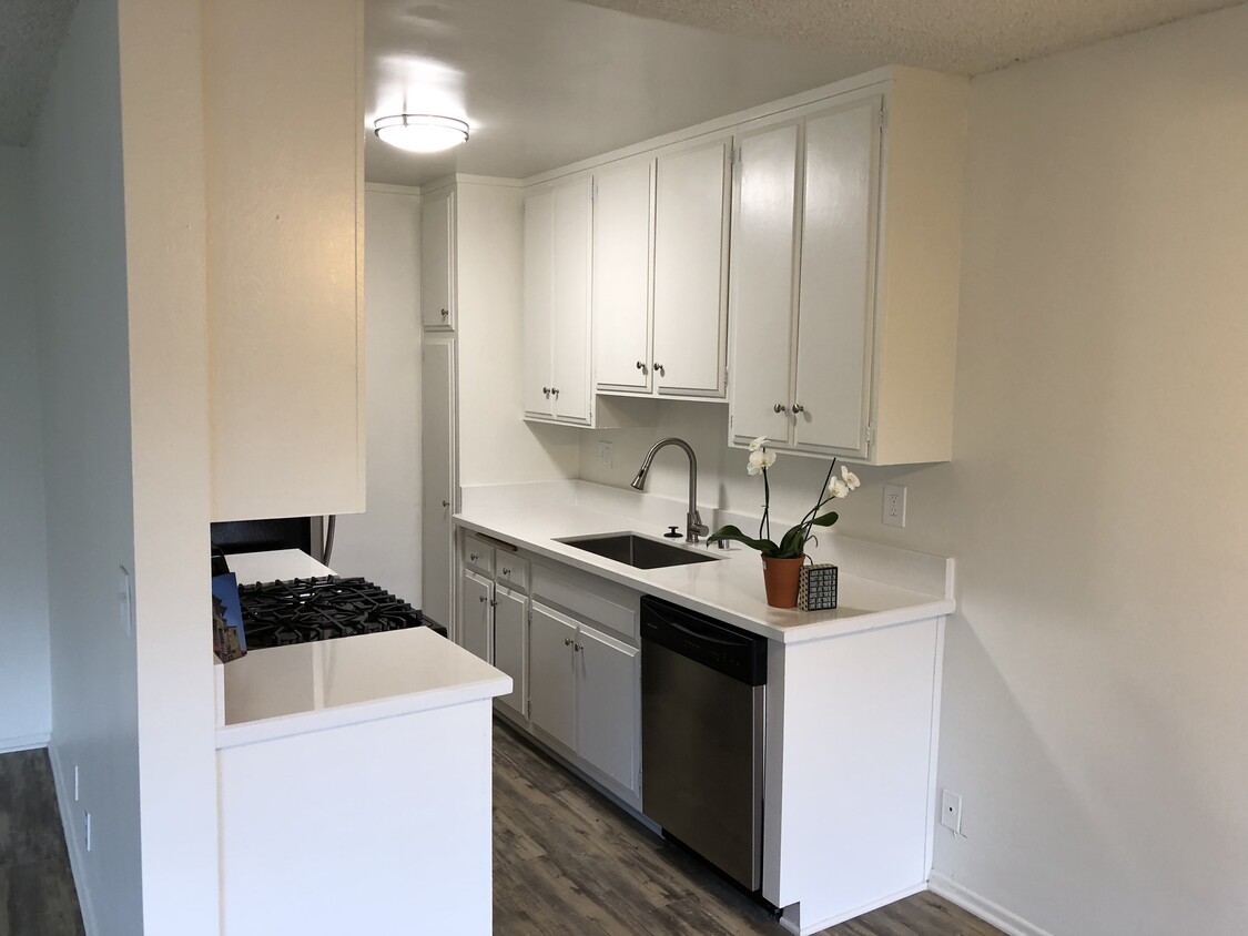 Centinela Apartments, smc, 3404 S Centinela Ave, Los Angeles, CA 90066