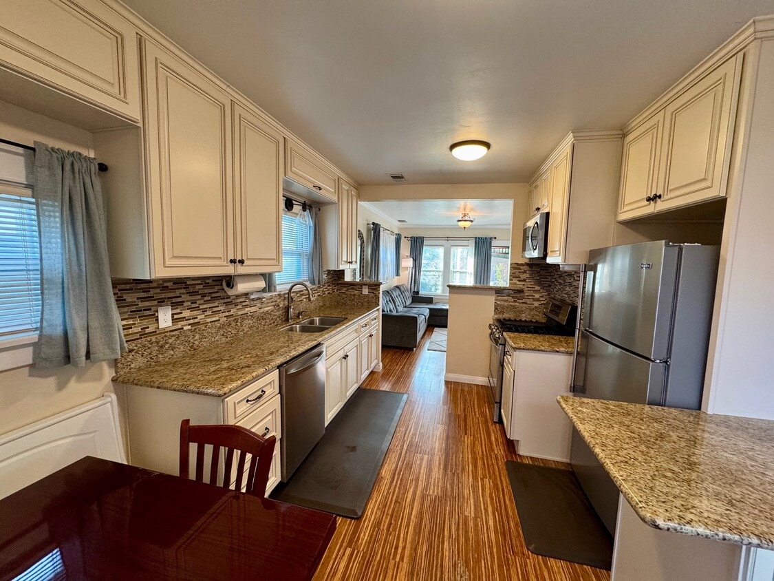 2511 Arizona Ave, smc, 2511 Arizona Ave, Santa Monica, CA 90404