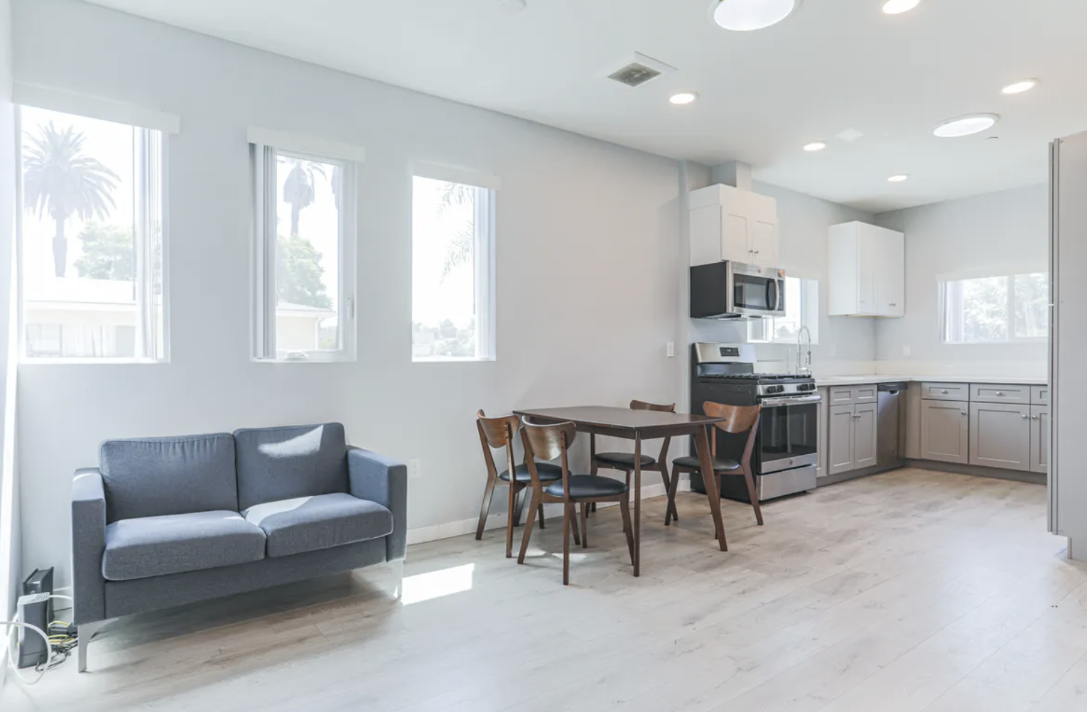 1231 W 36th Pl. , usc, 1231 W 36th Pl, Los Angeles, CA 90007, USA