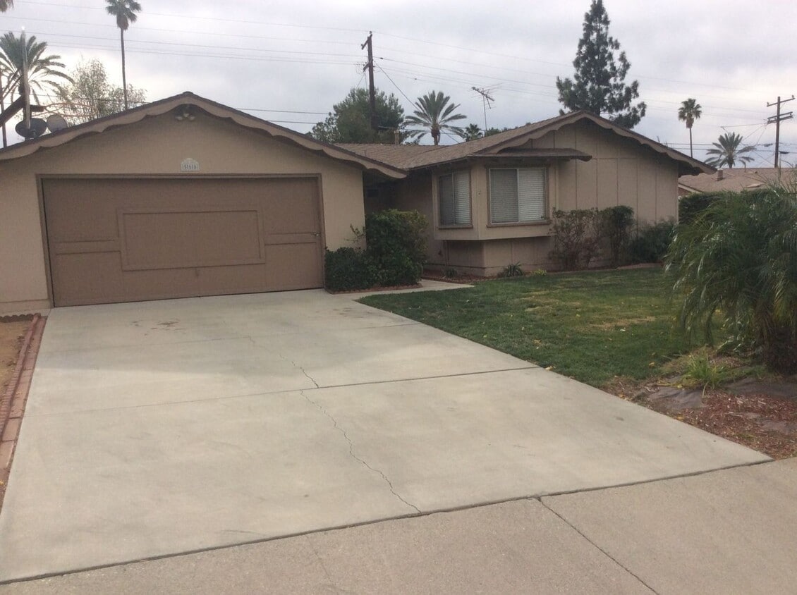 568 Glenhill Dr, ucr, 568 Glenhill Dr, Riverside, CA 92507