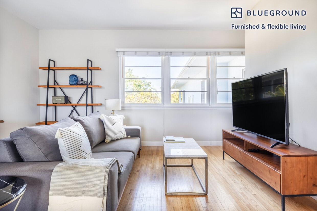 1009 Elkgrove Ave, smc, 1009 Elkgrove Ave, Los Angeles, CA 90291