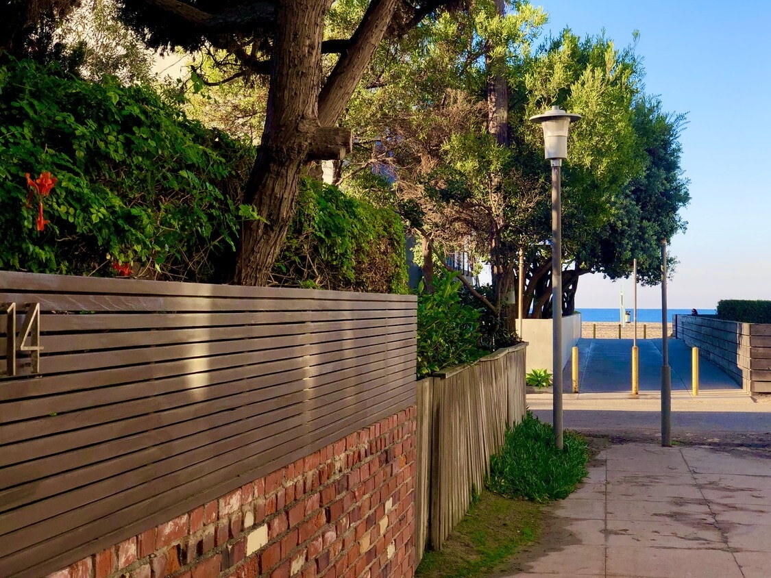 14 28th Ave, smc, 14 28th Ave , Los Angeles, CA 90291