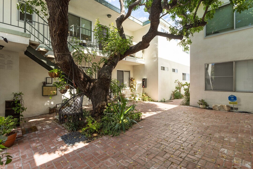 2309 5th St &amp; 2310 6th St Apartments, smc, 2309 5th St, Santa Monica, CA 90405