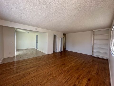 Del Playa Apartments, ucsb, 6570 Del Playa Dr #4, Goleta, CA 93117, USA