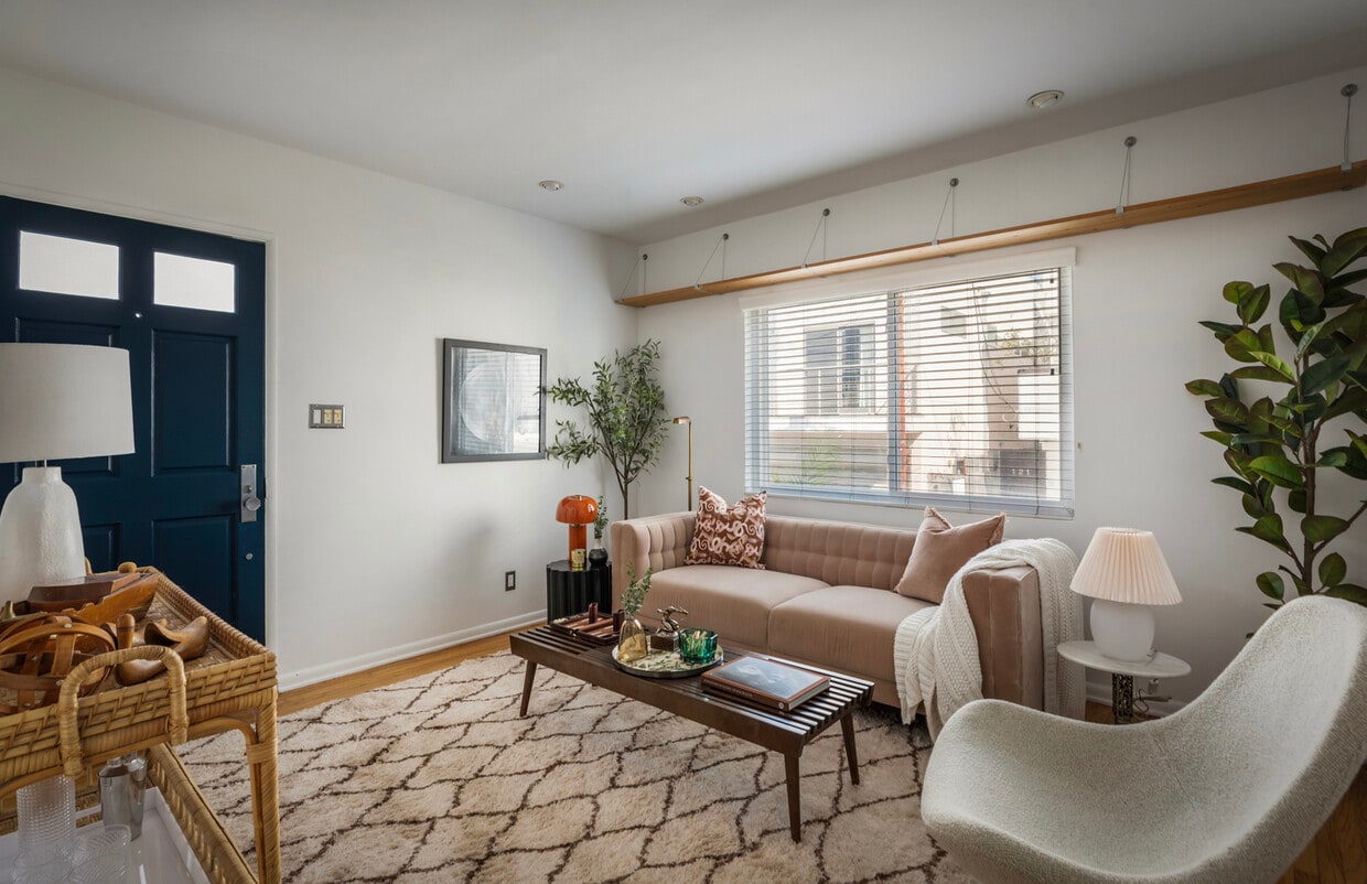 122 Thornton Pl, smc, 122 Thornton Pl, Venice, CA 90291