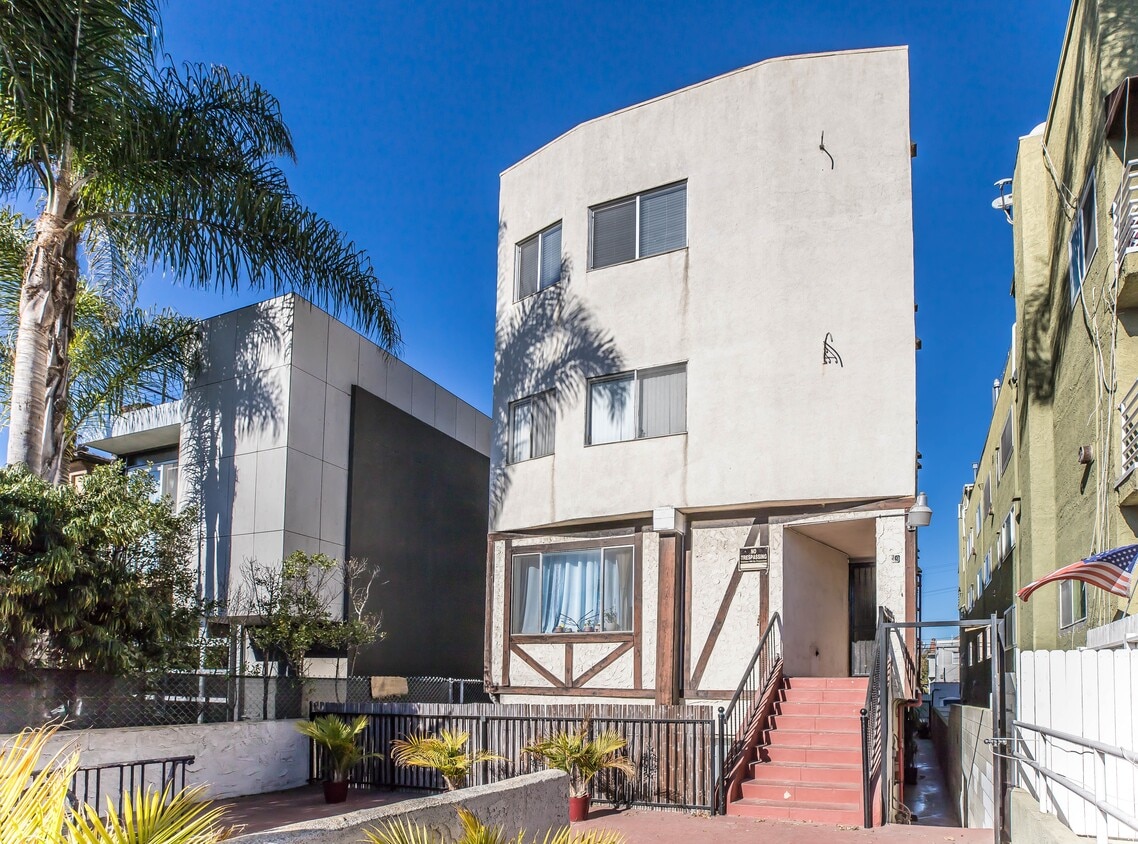 39 Sunset Ave, smc, 39 Sunset Ave, Venice, CA 90291