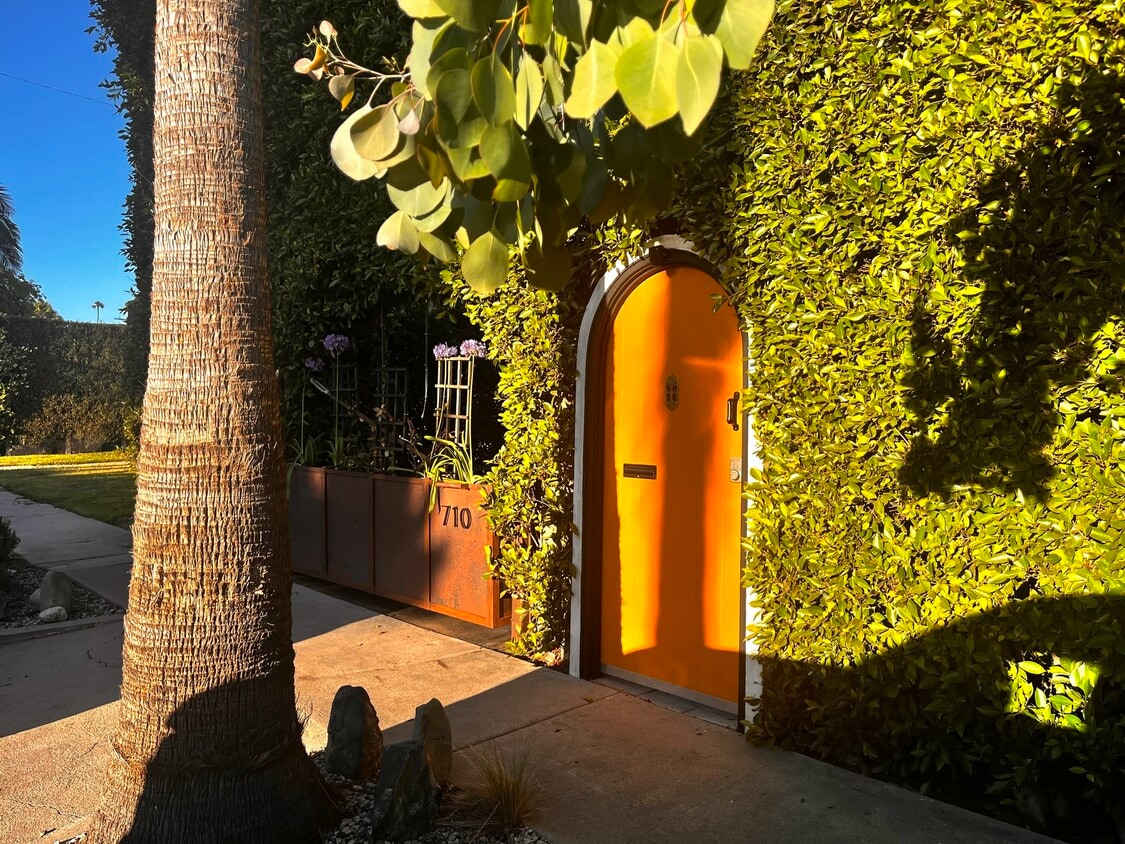 710 Boccaccio Ave, smc, 710 Boccaccio Ave, Venice, CA 90291
