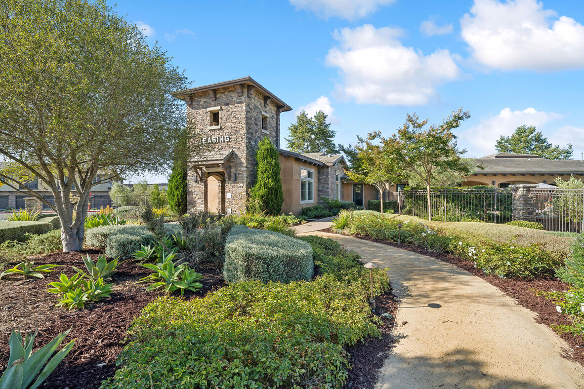 Hollister Village, ucsb, 100 Baldwin Dr, Goleta, CA 93117, USA