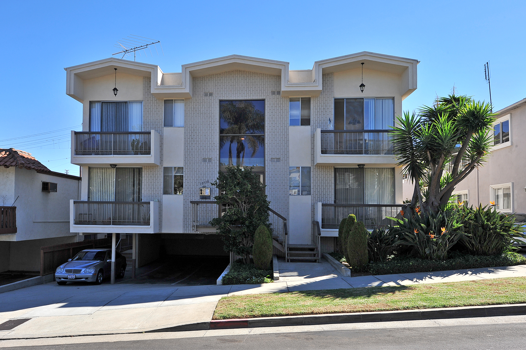 Eastborne I, ucla, 10558 Eastborne Ave, Los Angeles, CA 90024, USA