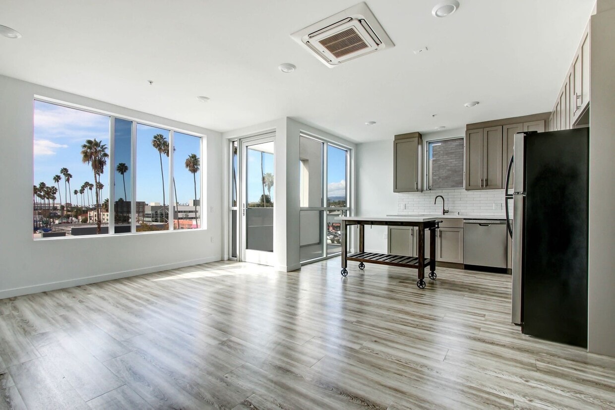 3008 Santa Monica Blvd Unit 306, smc, 3008 Santa Monica Blvd Unit 306, Santa Monica, CA 90404